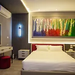 Luxurious 3Br Apartment With Stunning Nile Views