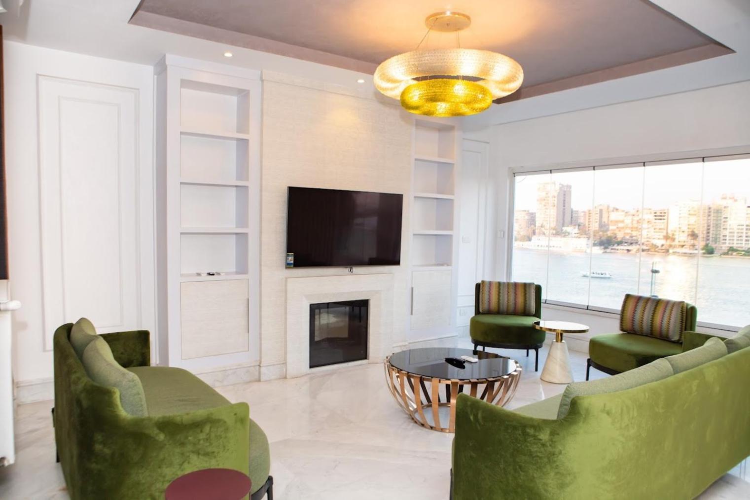 Luxurious 3br With Stunning Nile Views Cairo