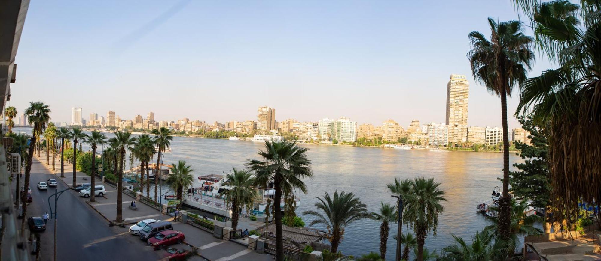 Luxurious 3br With Stunning Nile Views Cairo